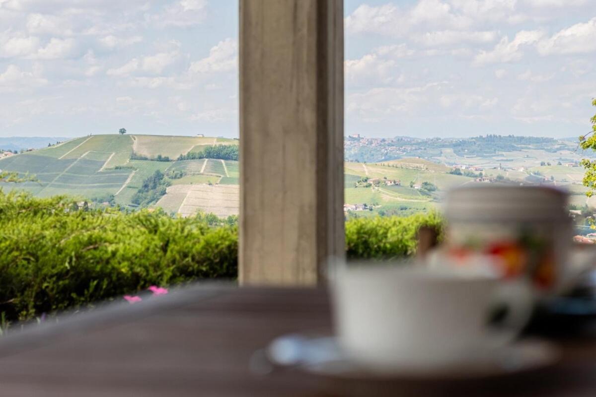 Tra Vigne E Stelle Neive